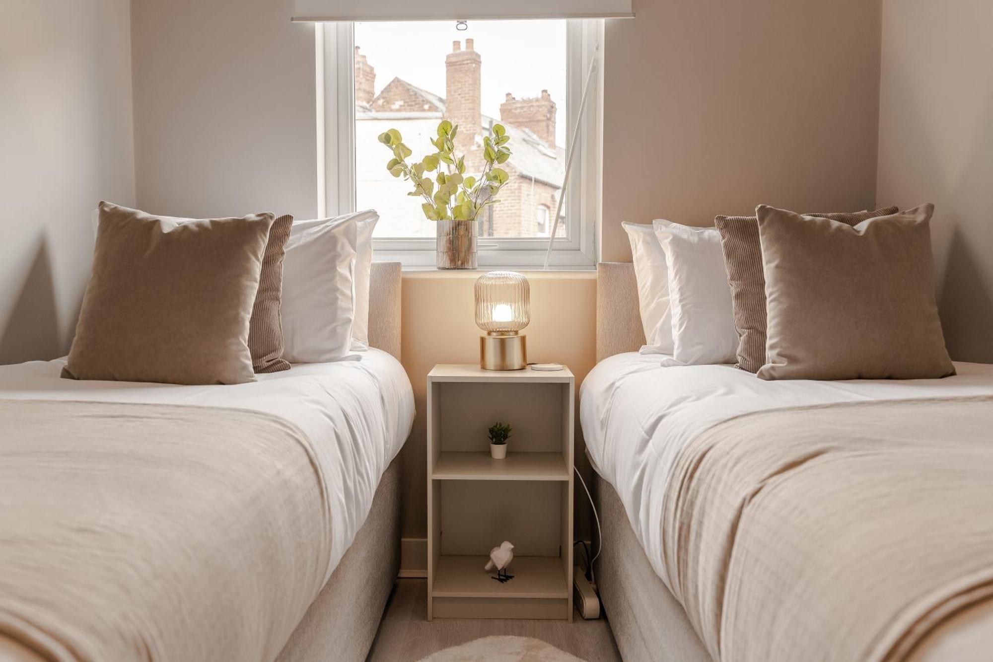 Stylish & Recently Refurbished Chester Apartment - Up To 6 المظهر الخارجي الصورة